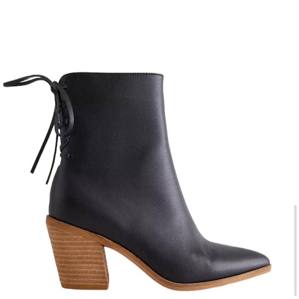 NEW😍 Black Leather Ankle Boots with Wooden Heel